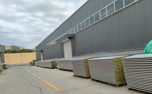 外墙保温用大通彩钢岩棉板防火等级选型