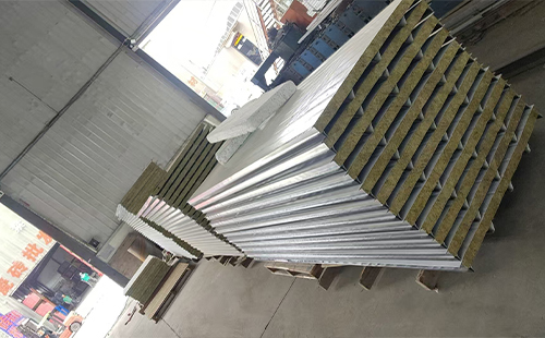 厂房改造选大通彩钢岩棉夹芯板：防火厚度怎么挑